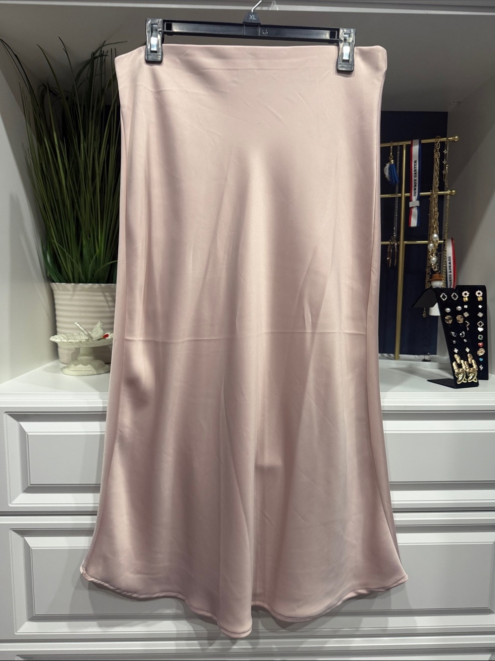 Rachel Zoe Soft Blush Satin Like Skirt SZ 10